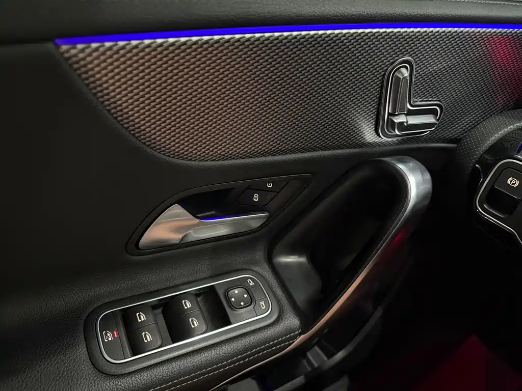 Mercedes-Benz A-Class 2023 — фото 18