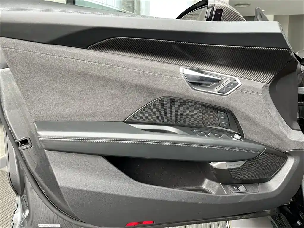 Audi e-tron GT 2025 — фото 13