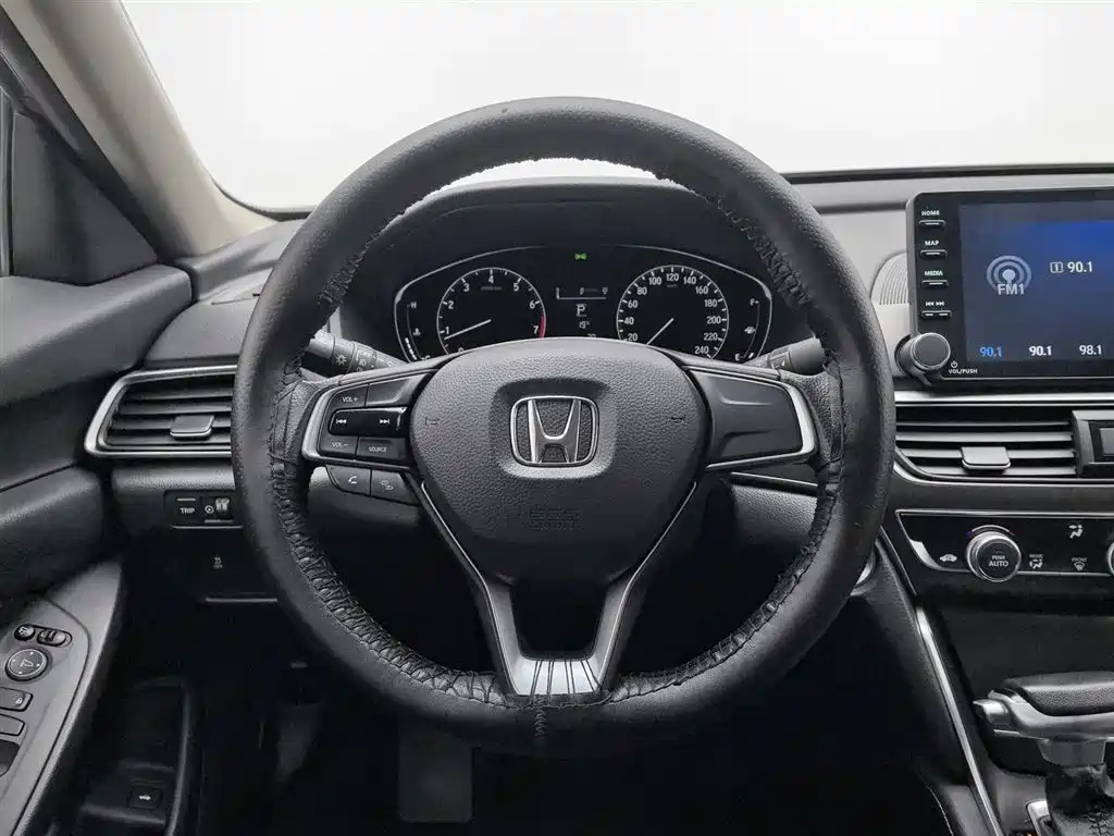 Honda Accord 2018 — фото 11