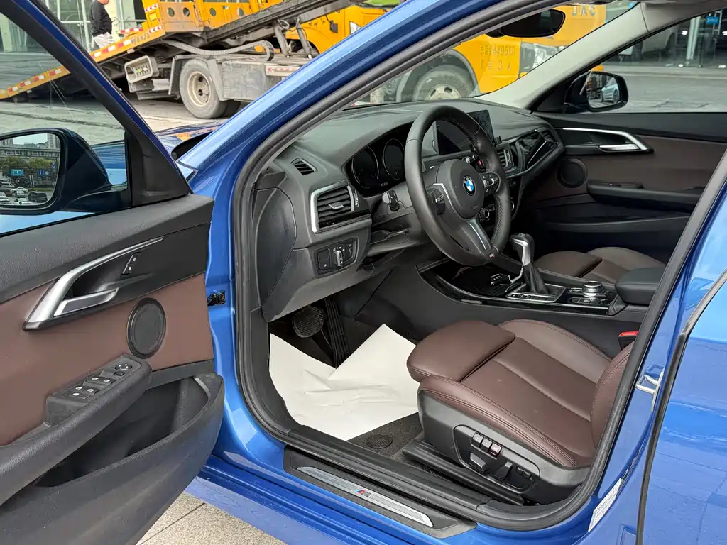BMW 1 Series 2019 — фото 14