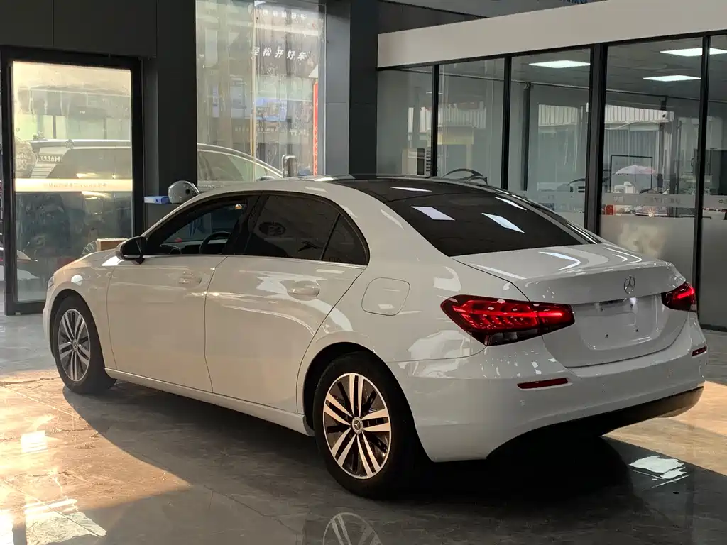 Mercedes-Benz A-Class 2022 — фото 14