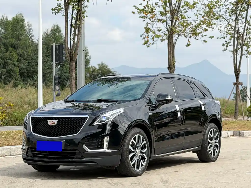 Cadillac XT5 2021 — фото 1