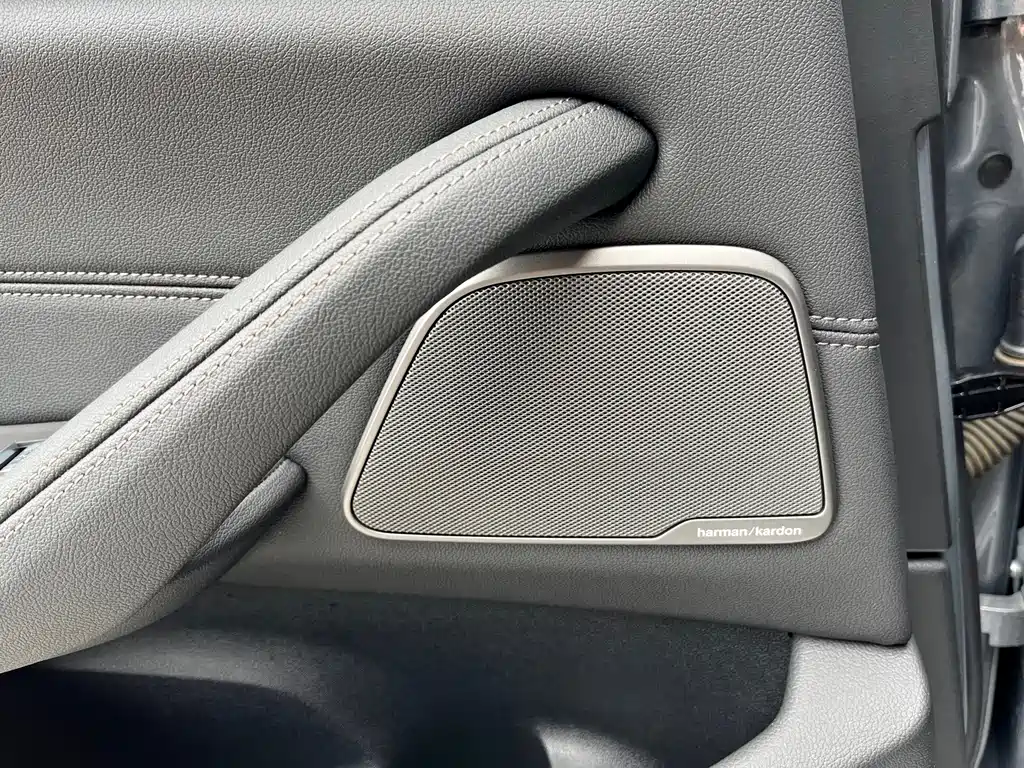BMW 5 Series 2023 — фото 15