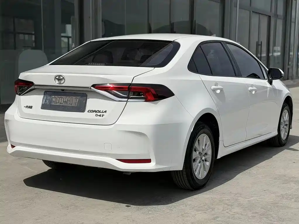 Toyota Corolla 2023 — фото 4