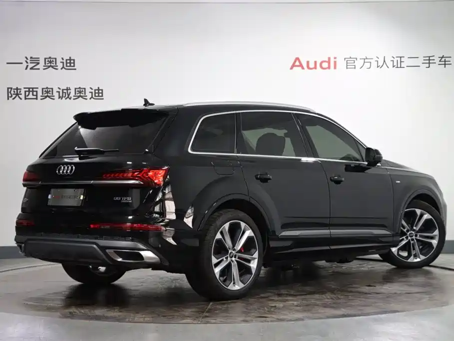 Audi Q7 2023 — фото 4