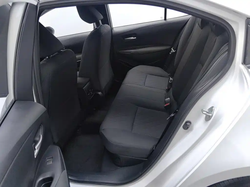 Toyota Corolla 2023 — фото 15
