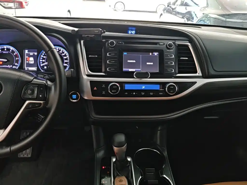 Toyota Highlander 2020 — фото 13