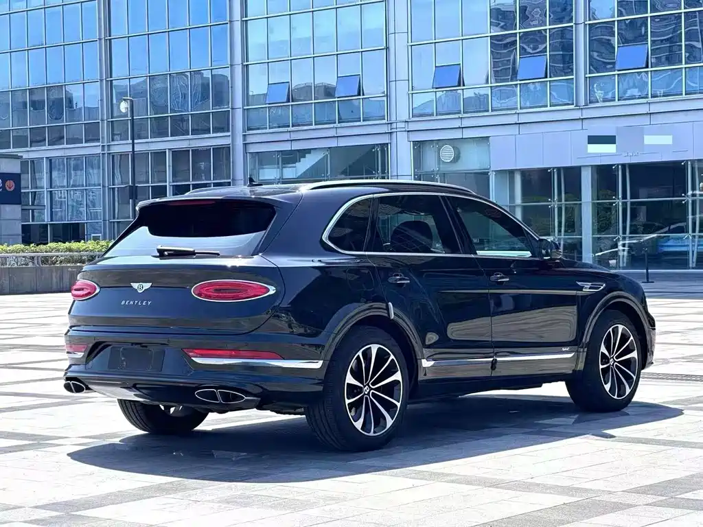 Bentley Bentayga Plug-In Hybrid 2021 — фото 9