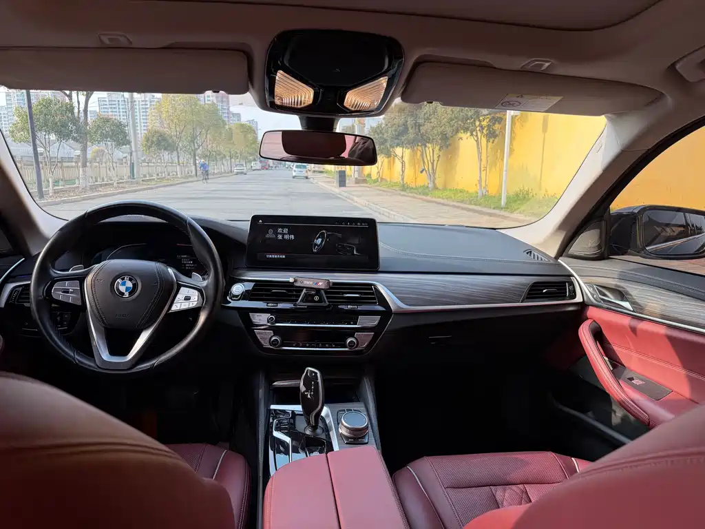 BMW 5 Series 2022 — фото 13