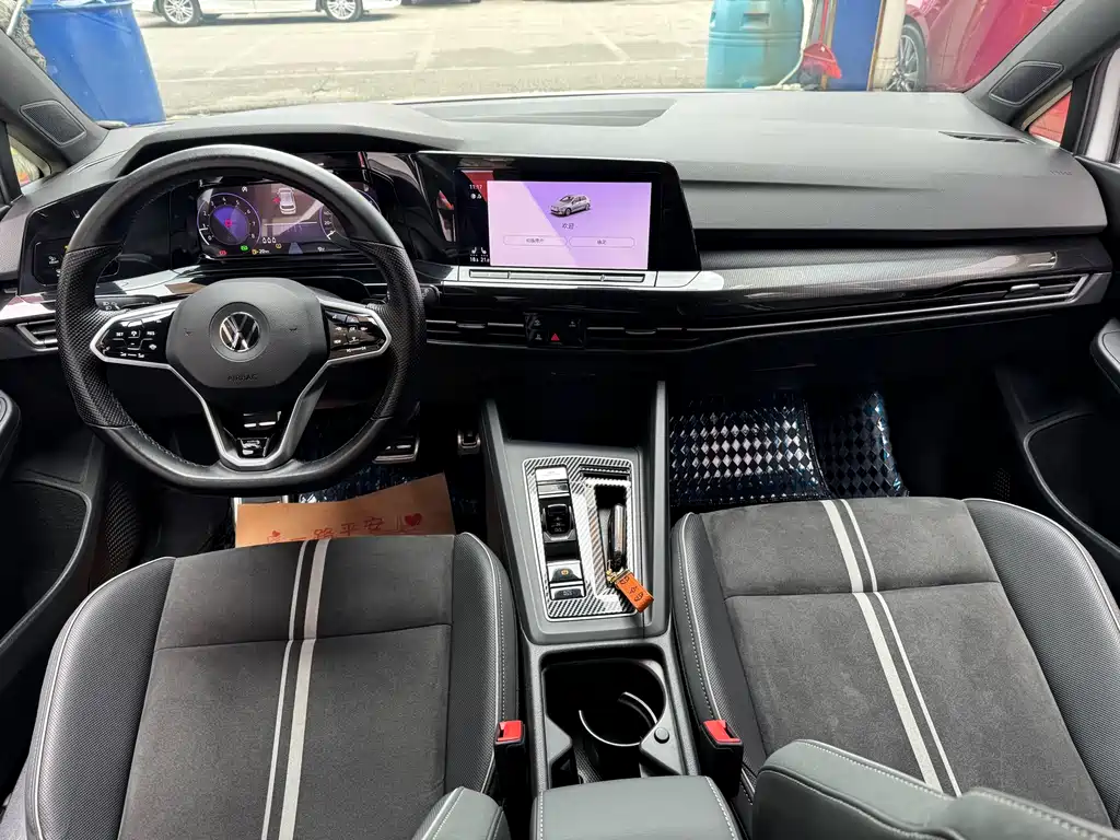 Volkswagen Golf 2021