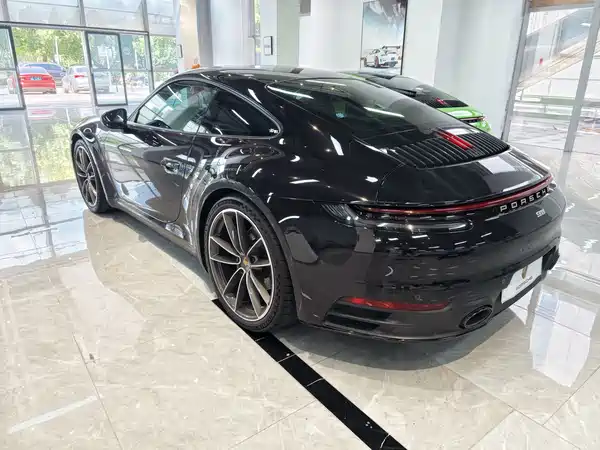 Porsche 911 2021