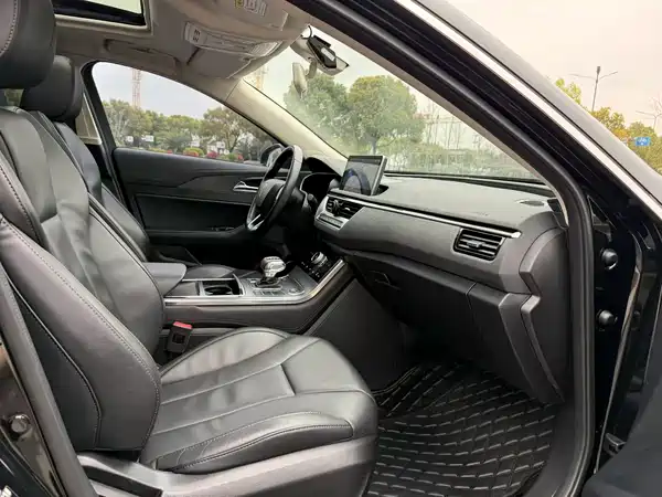 Hongqi H5 2022