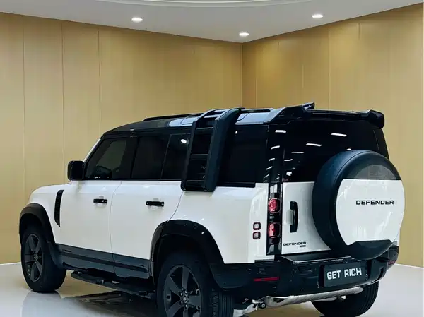Land Rover Defender 2022