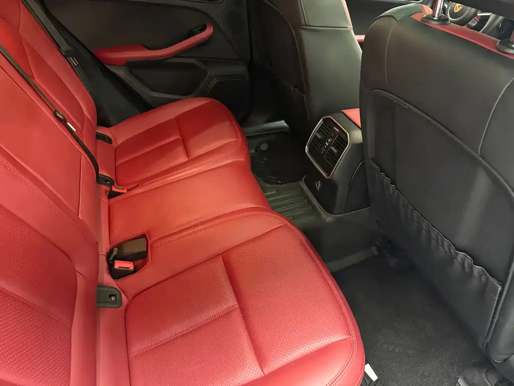 Porsche Macan 2019 — фото 18