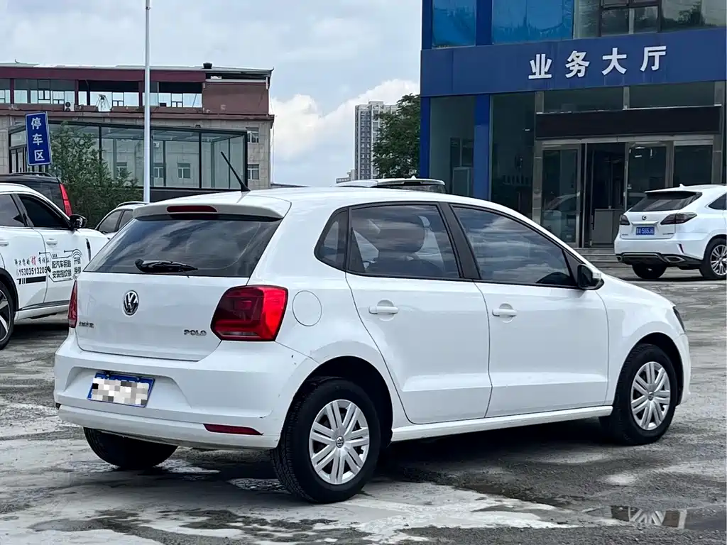 Volkswagen Polo 2015 — фото 5