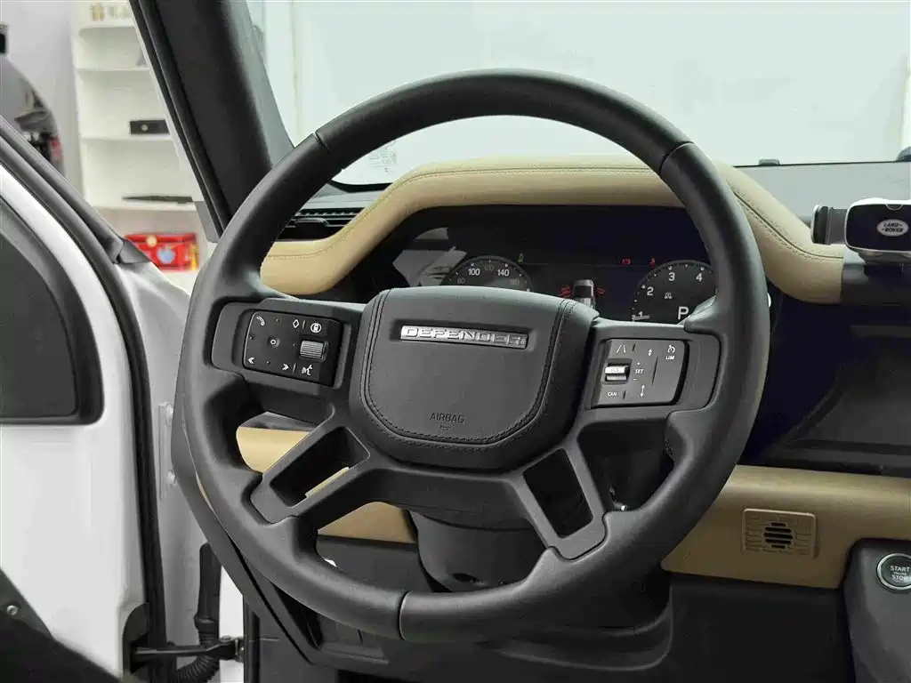 Land Rover Defender 2026 — фото 14
