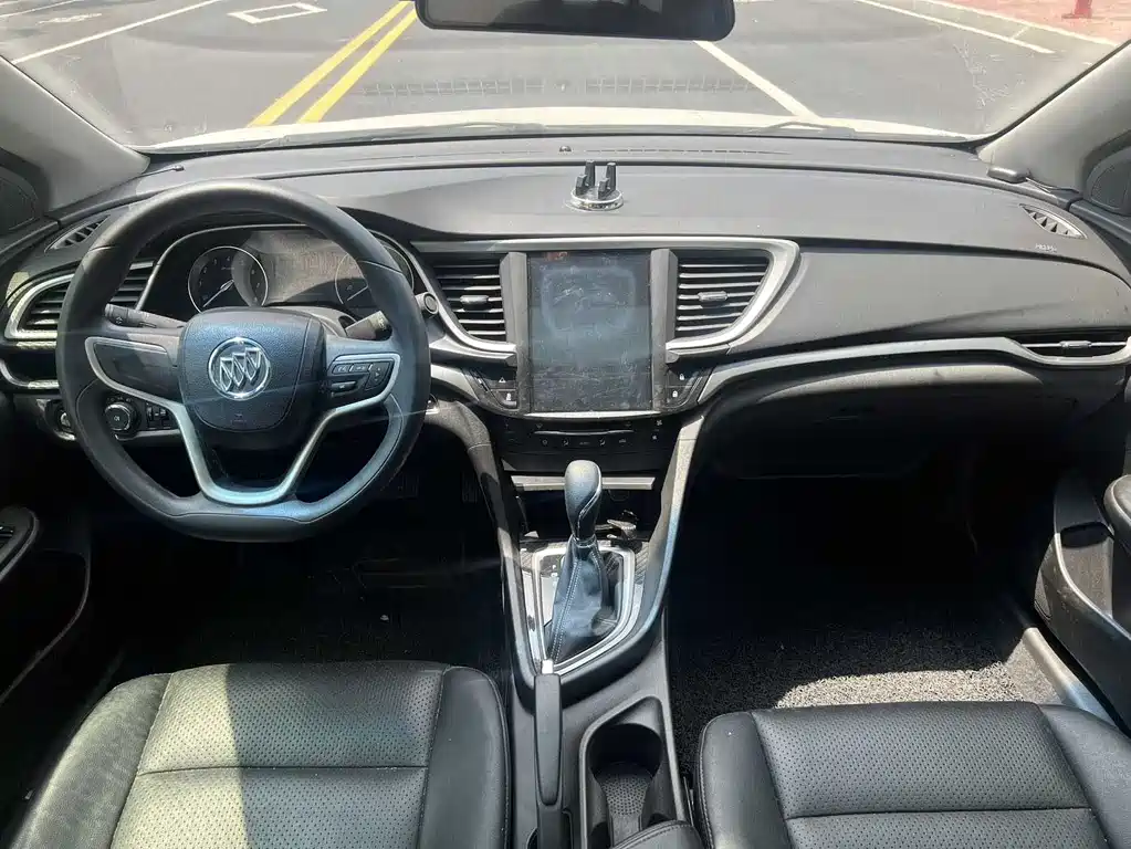 Buick Excelle 2015 — фото 6