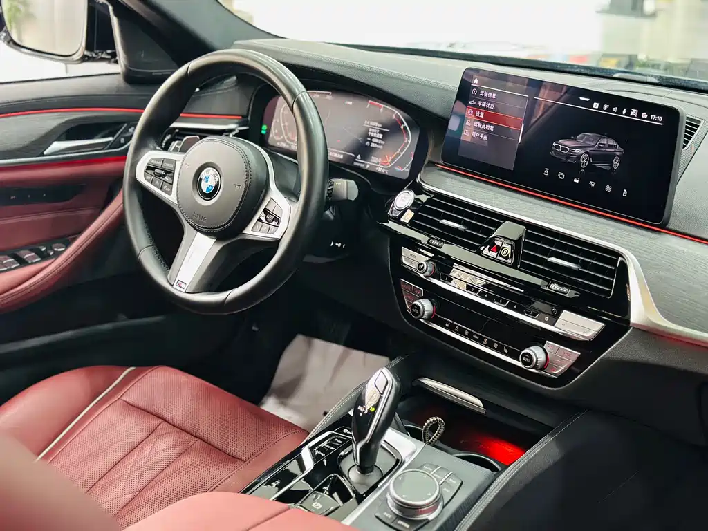 BMW 5 Series 2021 — фото 15