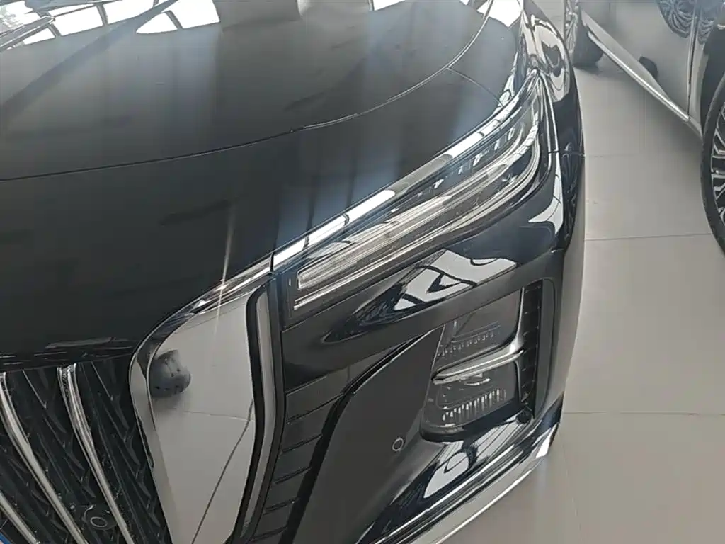 Hongqi H5 2025 — фото 24