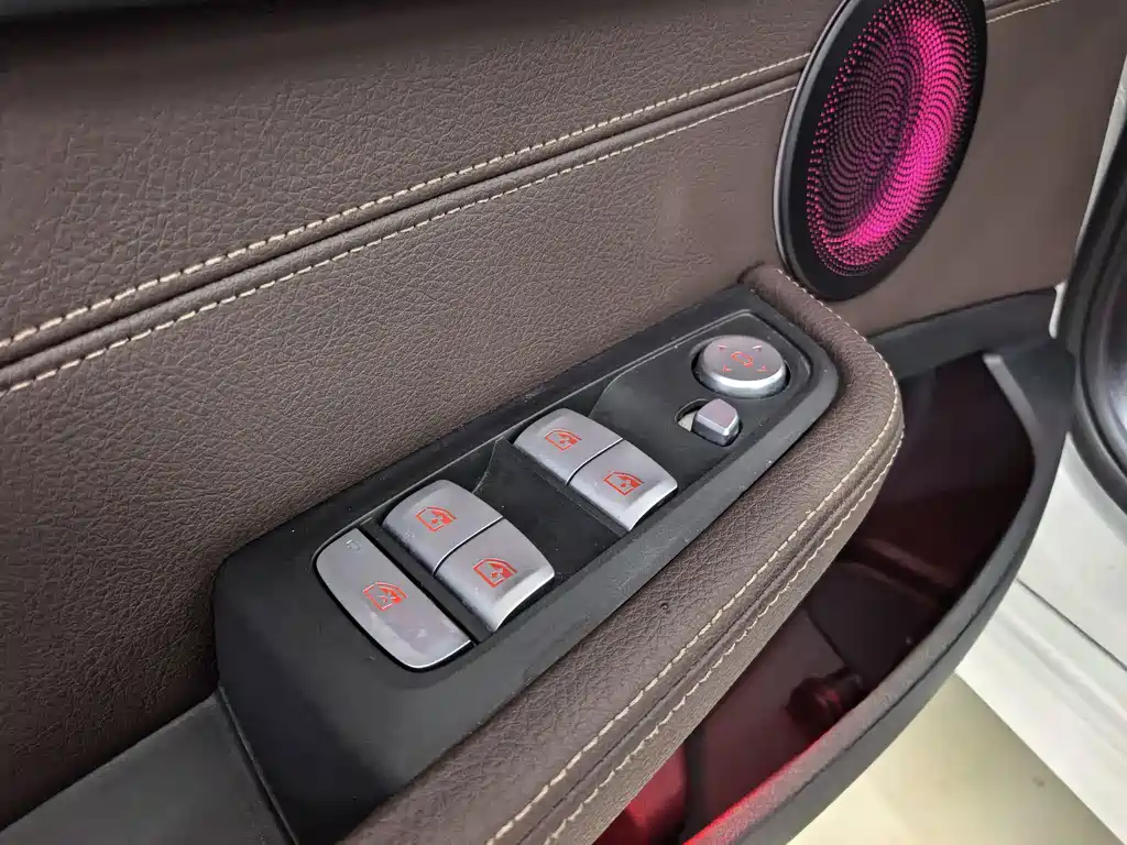 BMW 1 Series 2023 — фото 12