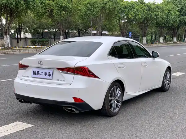 Lexus IS 2017