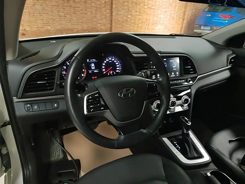 Hyundai Elantra 2020 — фото 11