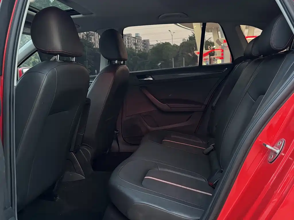 Skoda Rapid Spaceback 2020 — фото 11