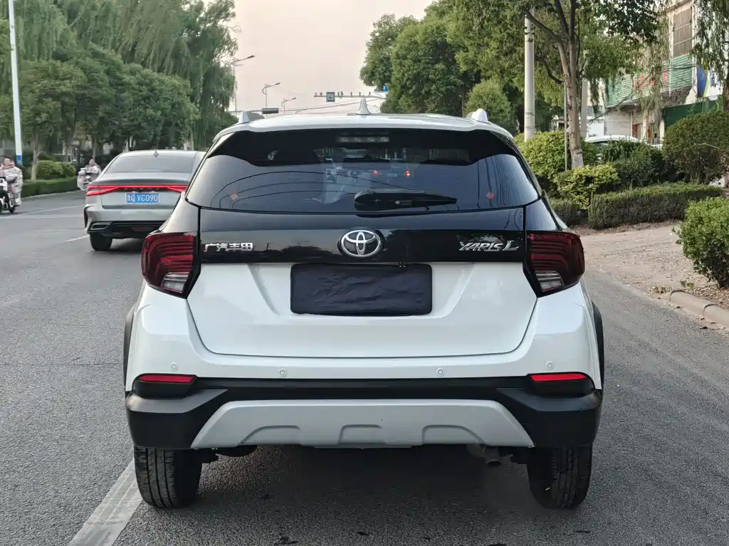 Toyota Yaris L 2020 — фото 5