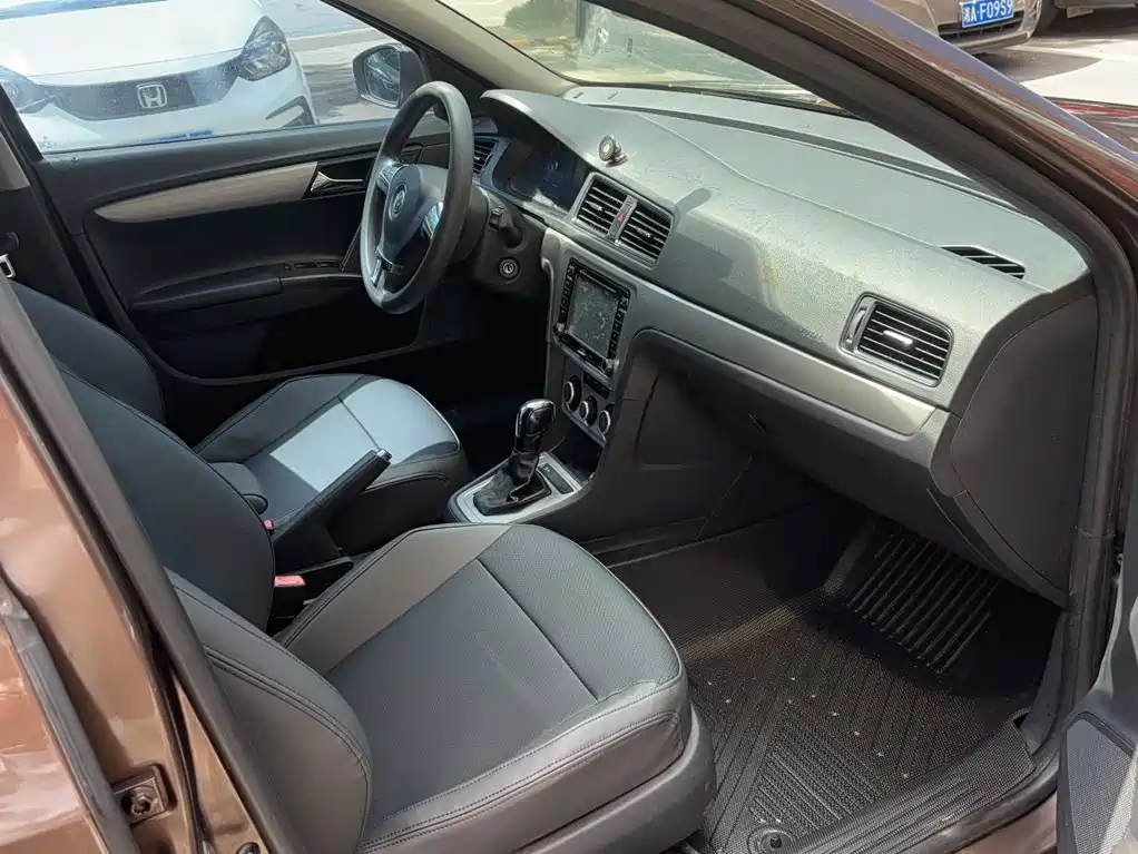 Volkswagen Gran Lavida 2015 — фото 15