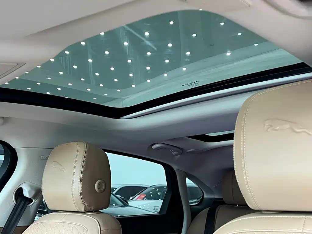 Jaguar XFL 2024 — фото 10