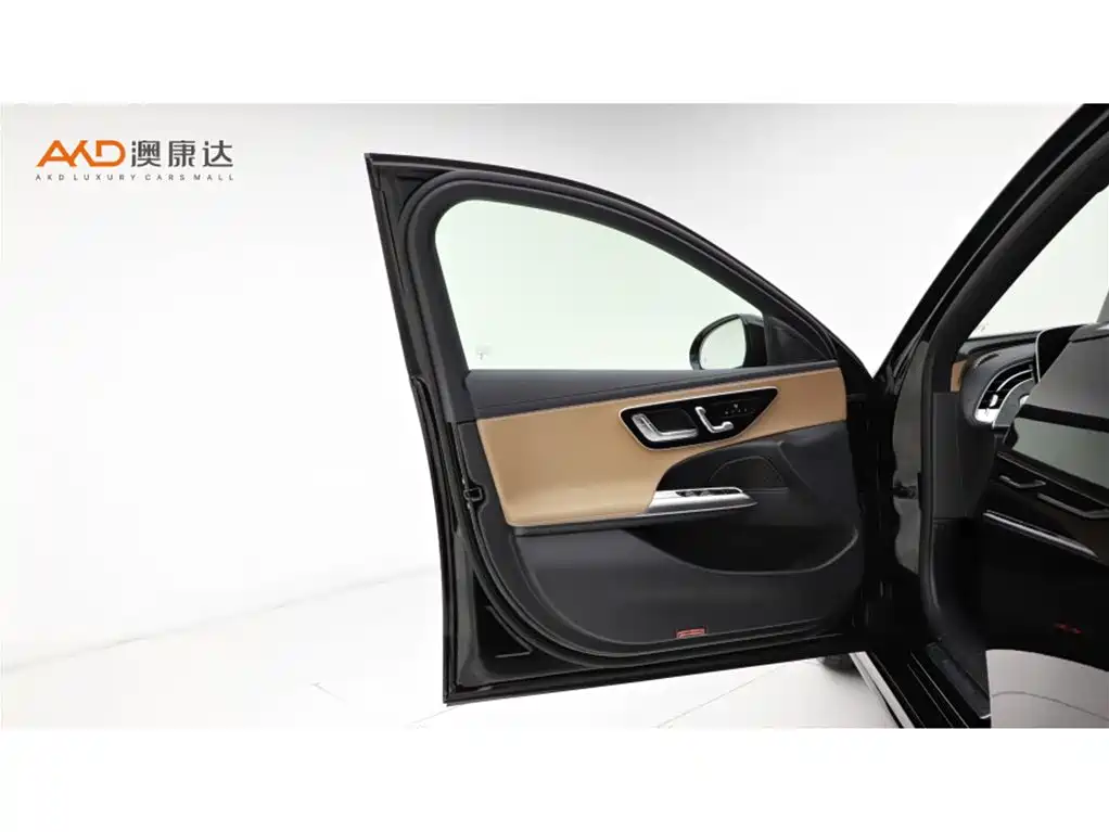 Mercedes-Benz E-Class 2025 — фото 10
