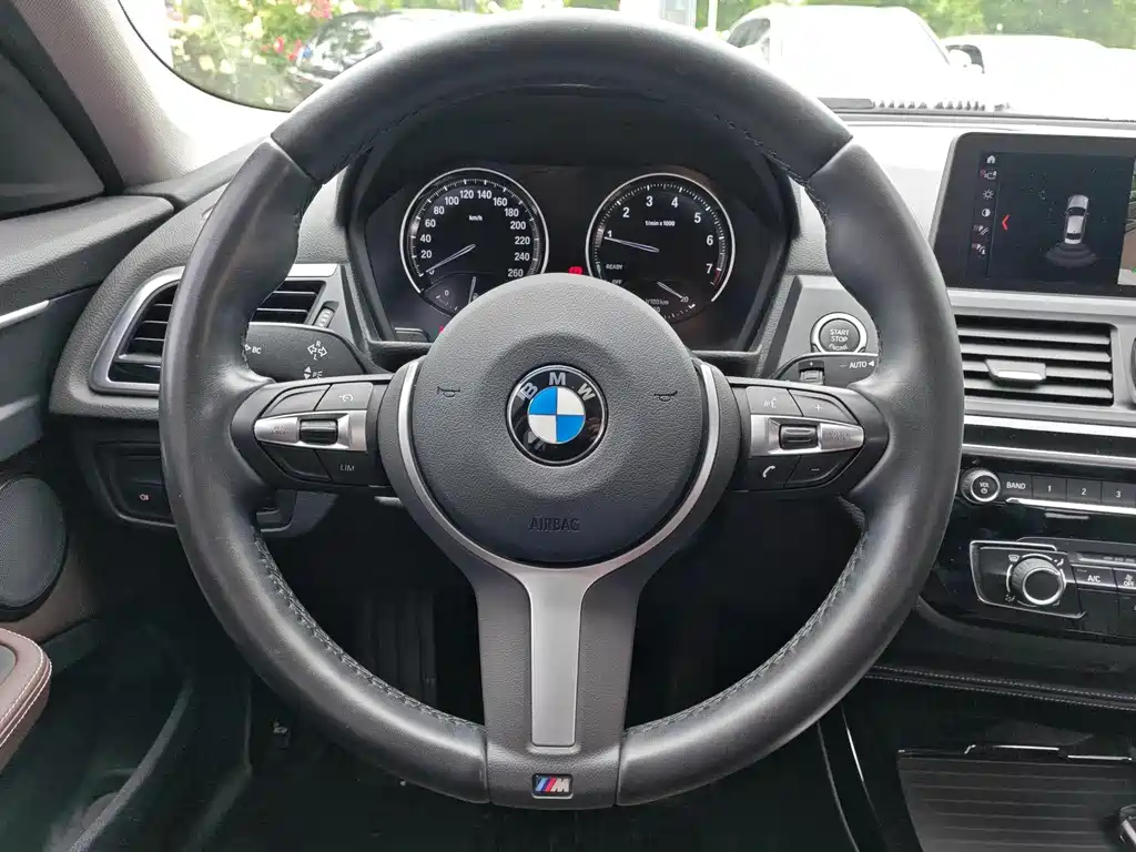 BMW 1 Series 2020 — фото 12