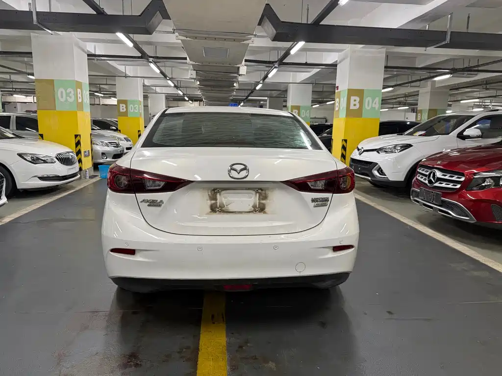 Mazda 3 Axela 2014
