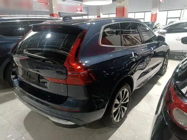 Volvo XC60 2022