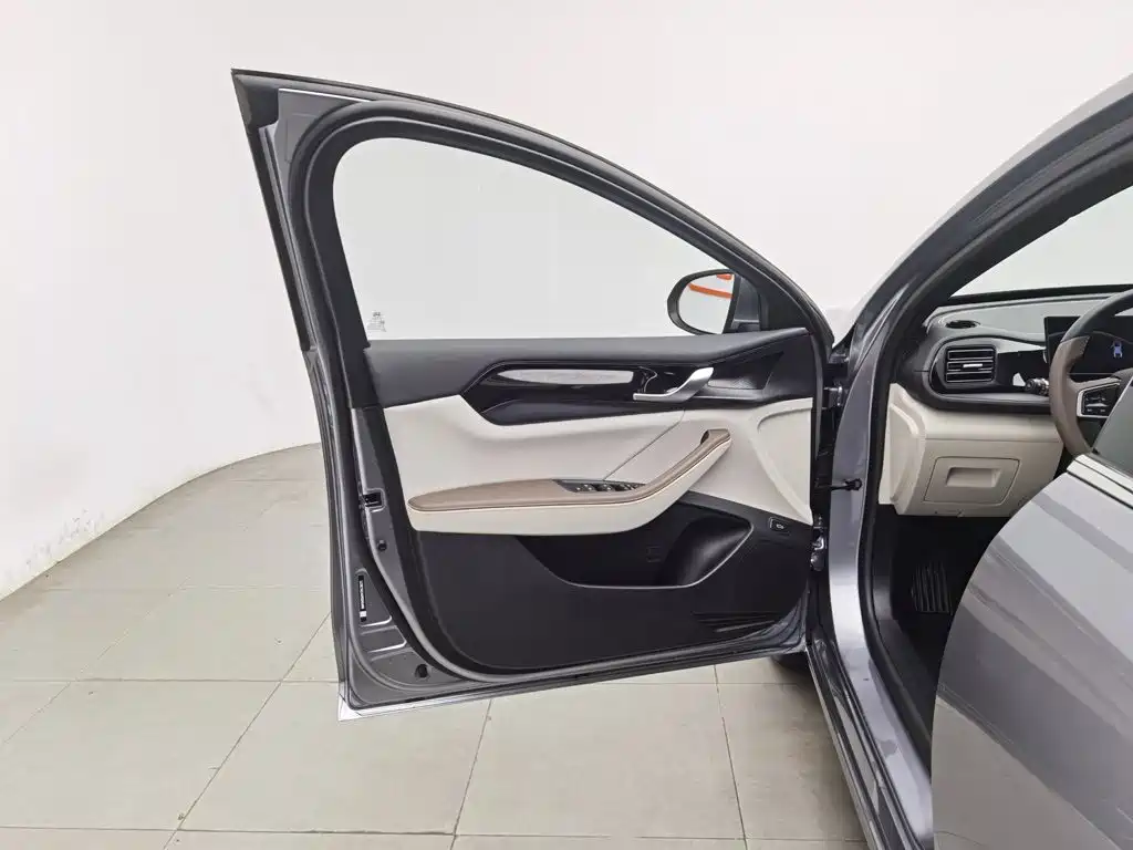 BYD Qin PLUS 2023 — фото 8