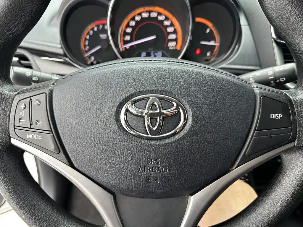 Toyota Yaris L 2022 — фото 15