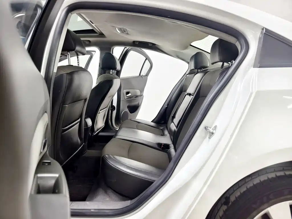 Chevrolet Cruze 2013 — фото 13