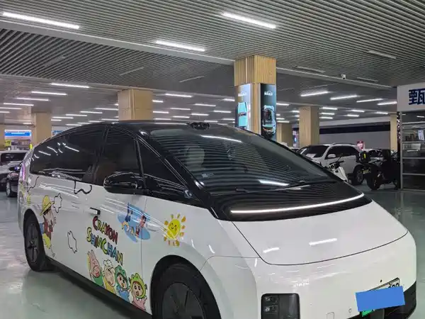 Li Auto MEGA 2025
