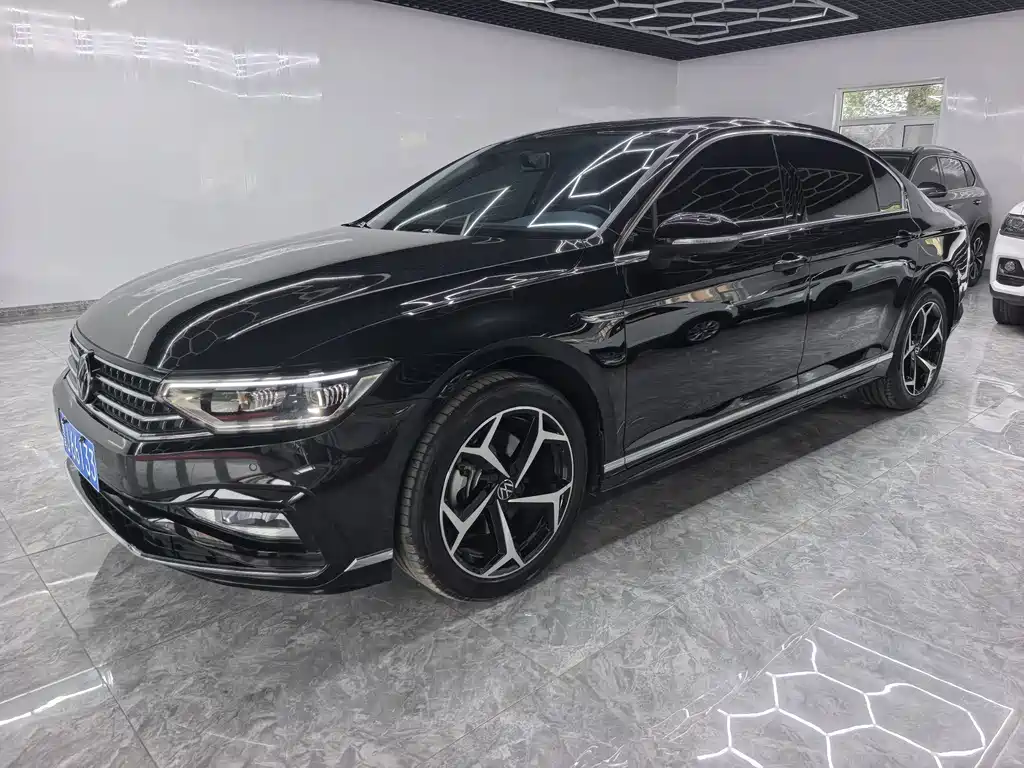 Volkswagen Magotan 2024