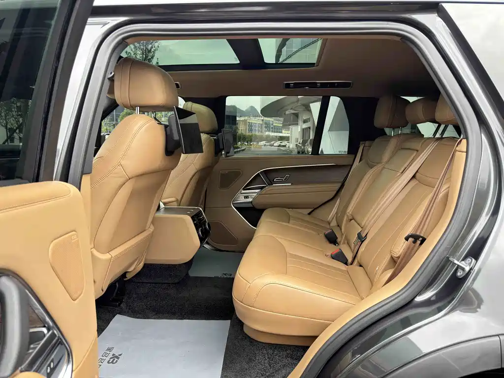 Land Rover Range Rover 2023 — фото 12