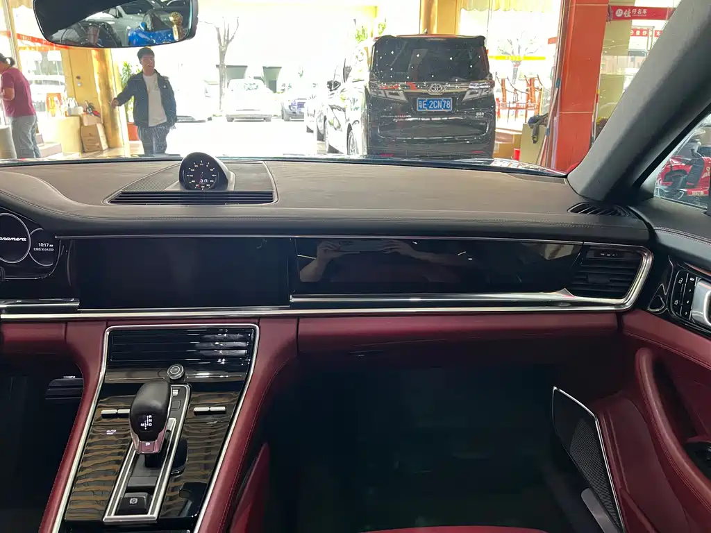 Porsche Panamera 2019 — фото 12