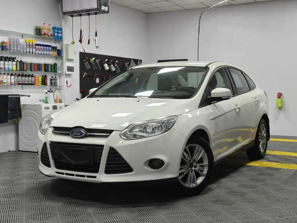 Ford Focus 2015 — фото 1