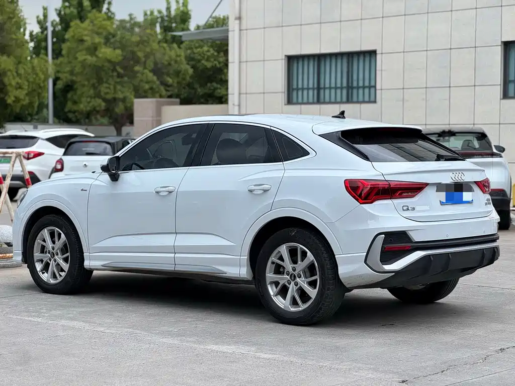 Audi Q3 Sportback 2022 — фото 14