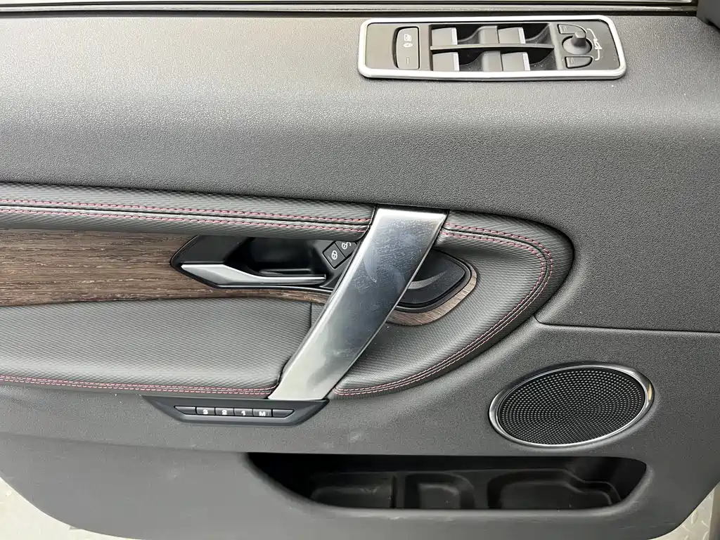 Land Rover Discovery Sport 2020 — фото 4