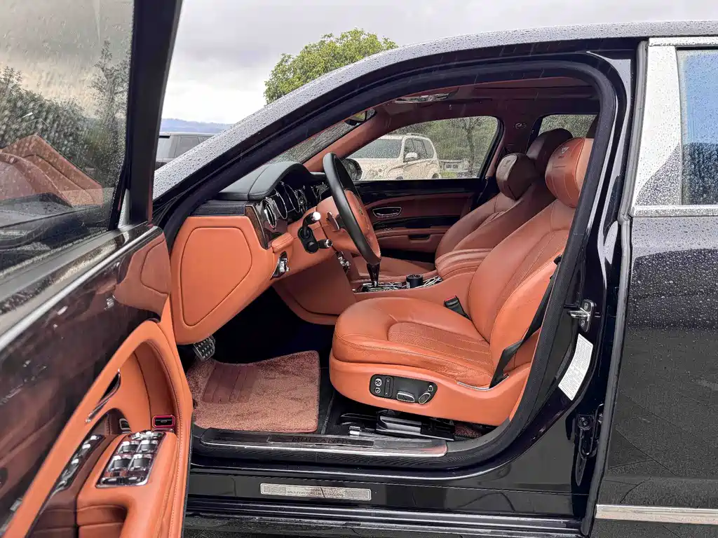 Bentley Mulsanne 2015 — фото 10