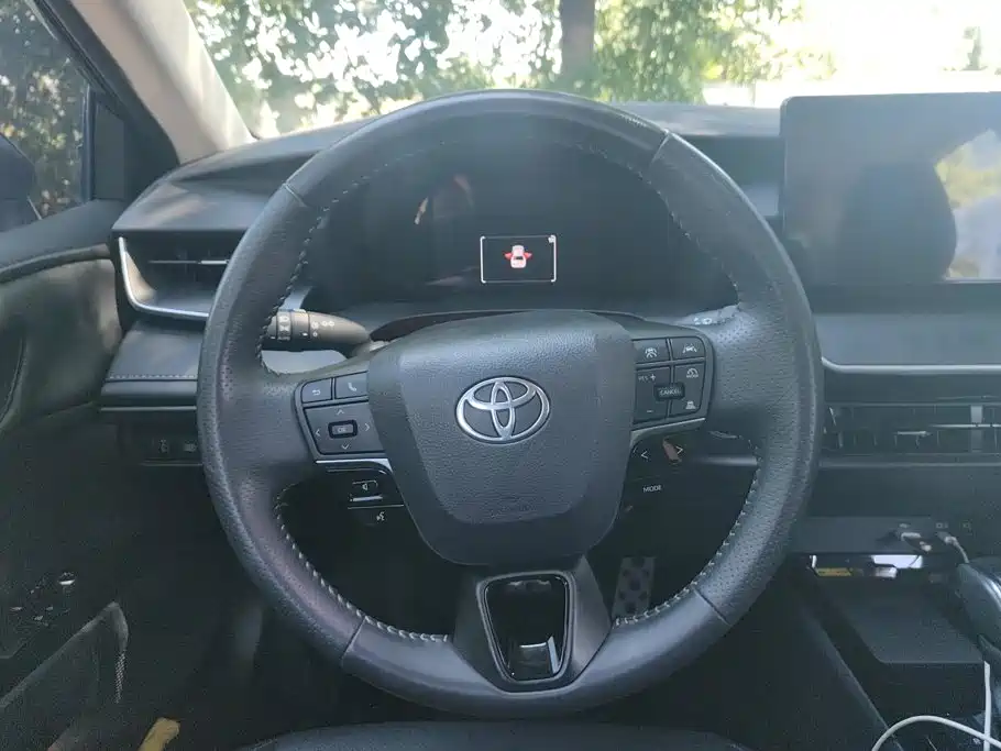 Toyota Camry 2025 — фото 15