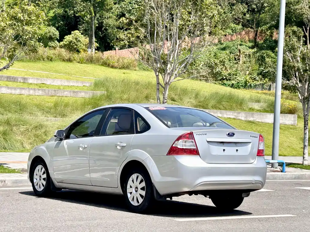 Ford Focus 2013 — фото 13