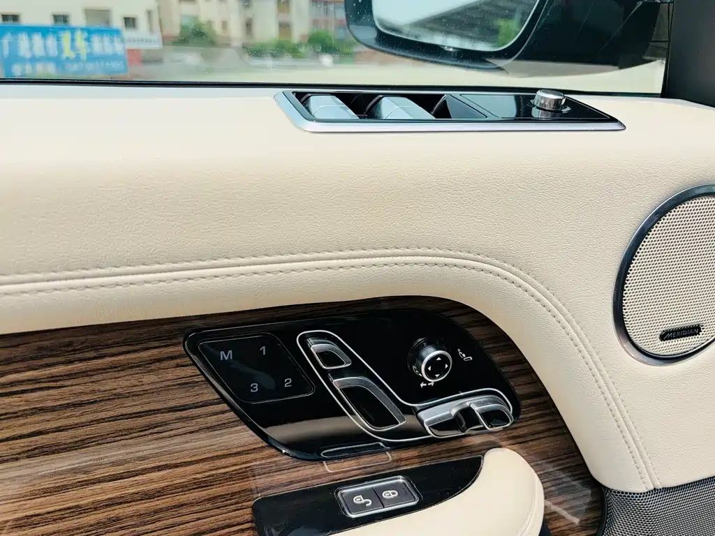 Land Rover Range Rover 2019 — фото 11