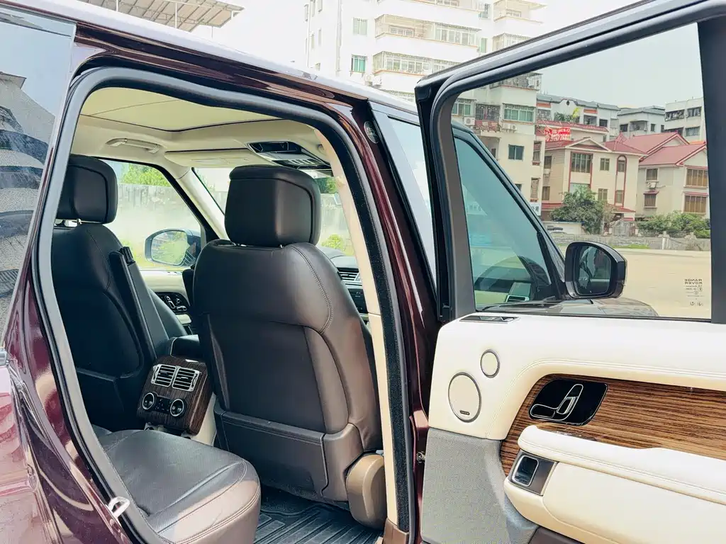 Land Rover Range Rover 2019 — фото 19
