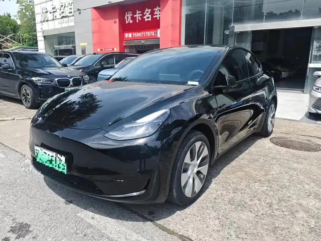 Tesla Model Y 2024 — фото 1